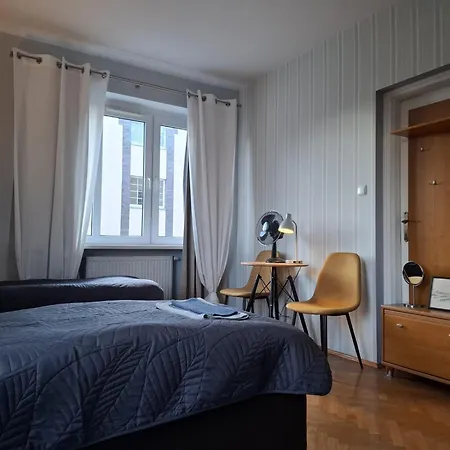 6 Przy Mtp Apartament *