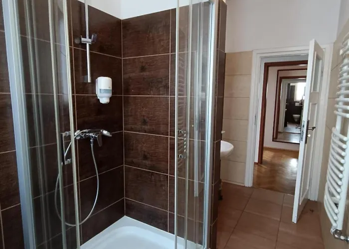 6 Przy Mtp * ポズナン